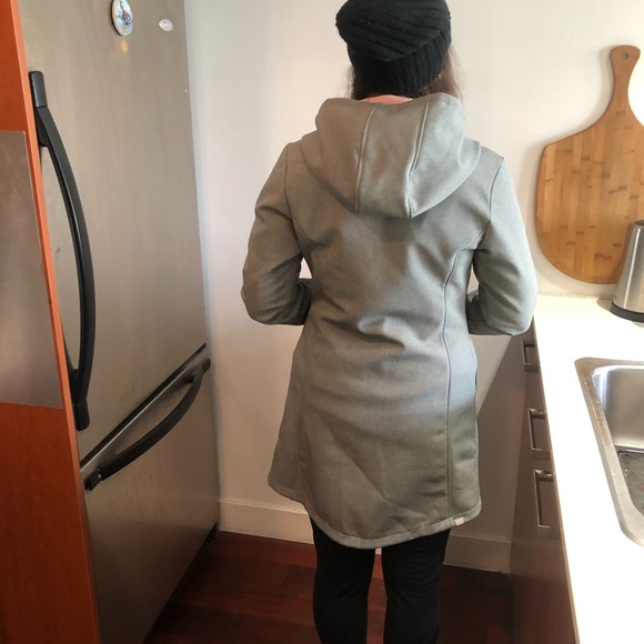 Bench light jacket with hood - Picture 3 of 7